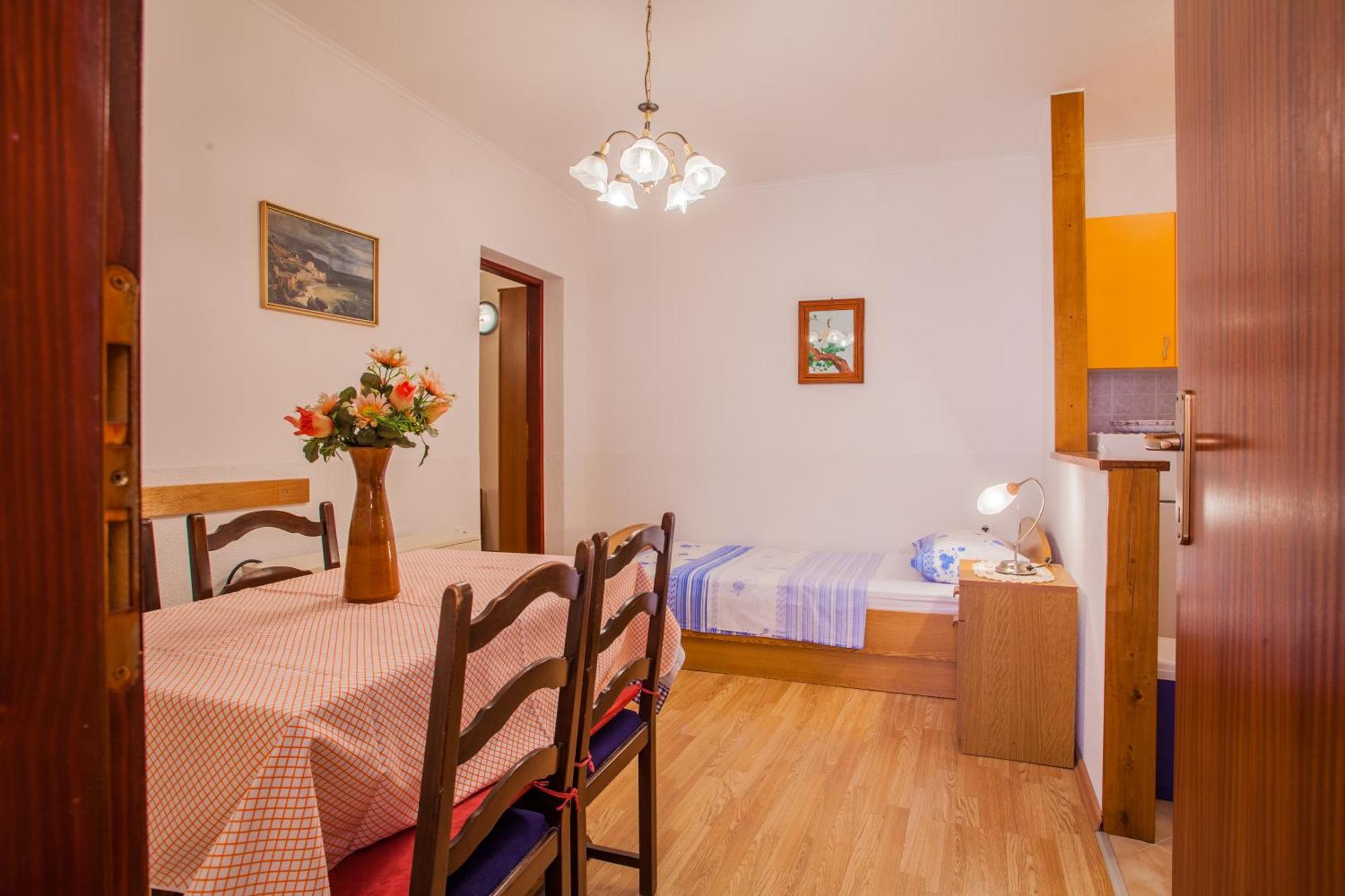 Apartments Dabovic Cres Εξωτερικό φωτογραφία